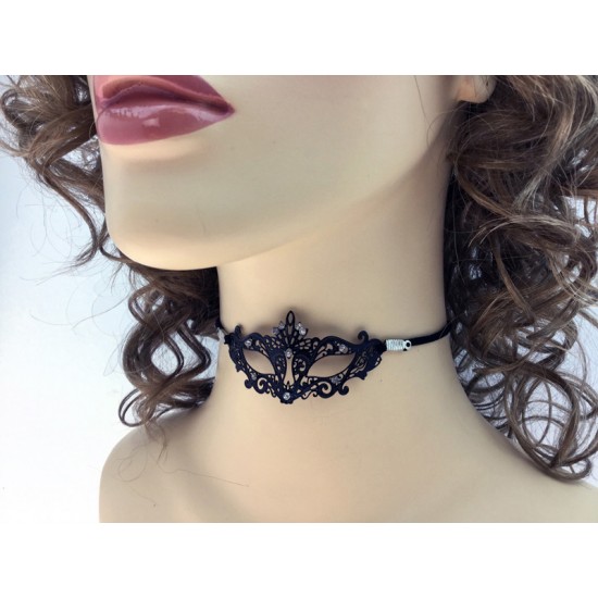 Gold & White Mini Lace Mask Necklace Gold & White Mini Lace Mask Necklace